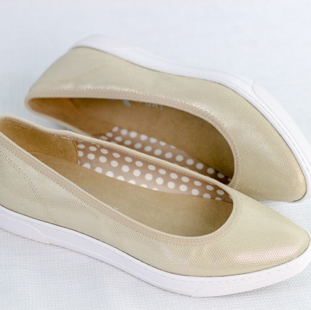 Ann Klein Womens Sport Flats Size 7